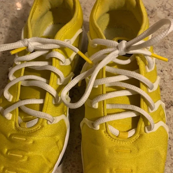Nike Yellow and White Women's Sneakers - Picture 4 of 14